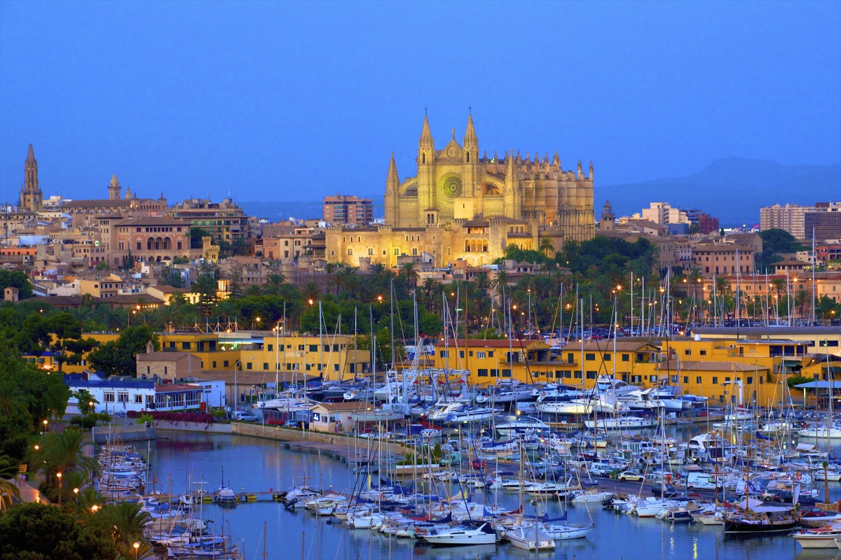 Palma, Le Seu Cathedral and harbour, Mallorca
