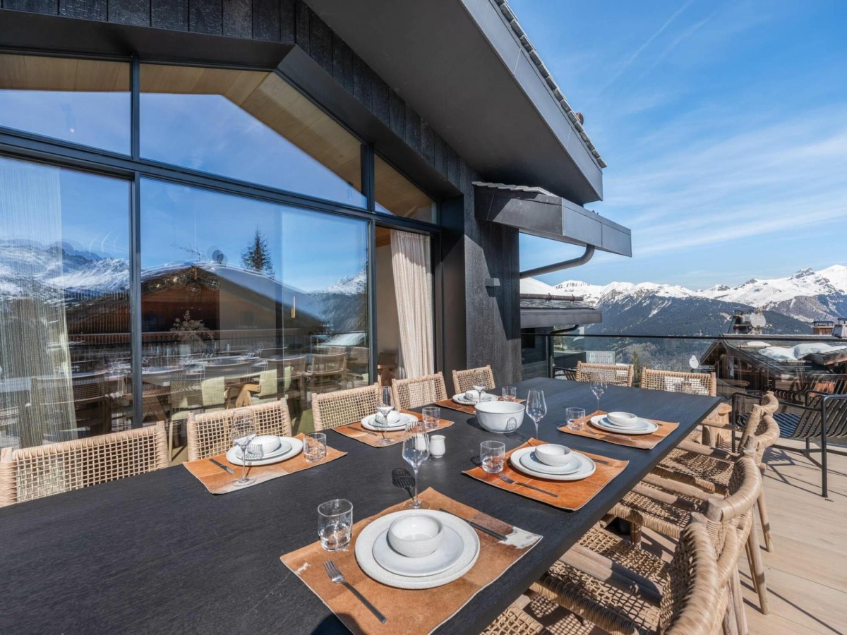 Large terrace for al fresco dining at Black Lodge