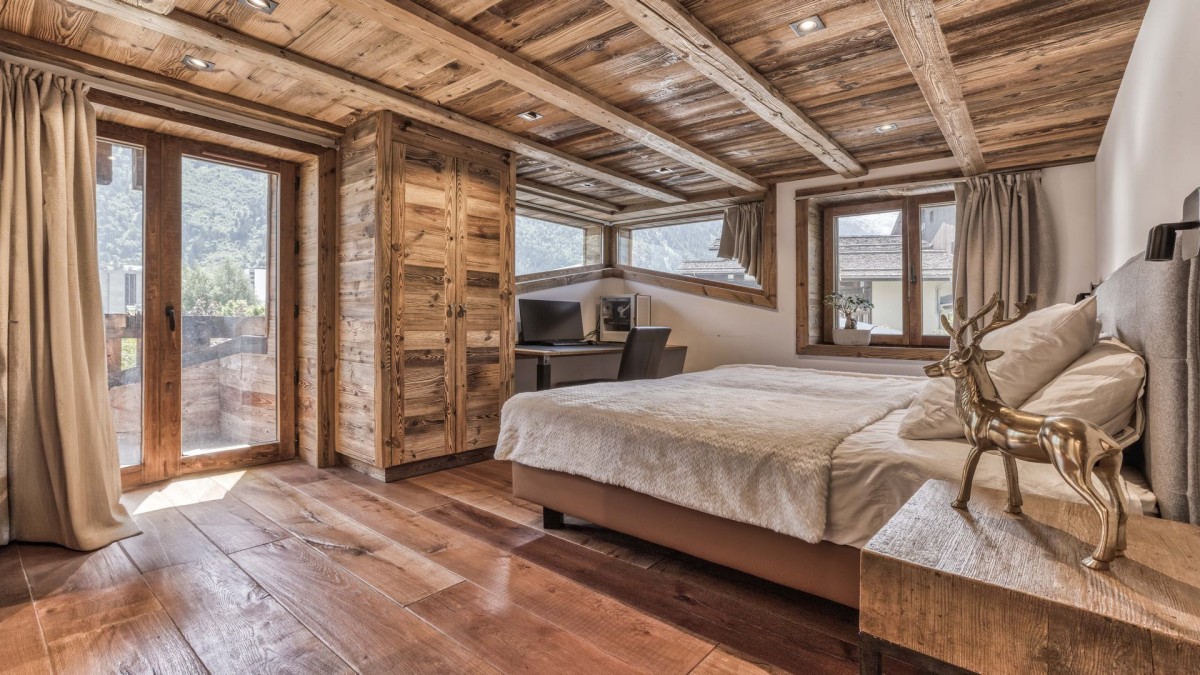 Chalet Indigo Chalet Indigo