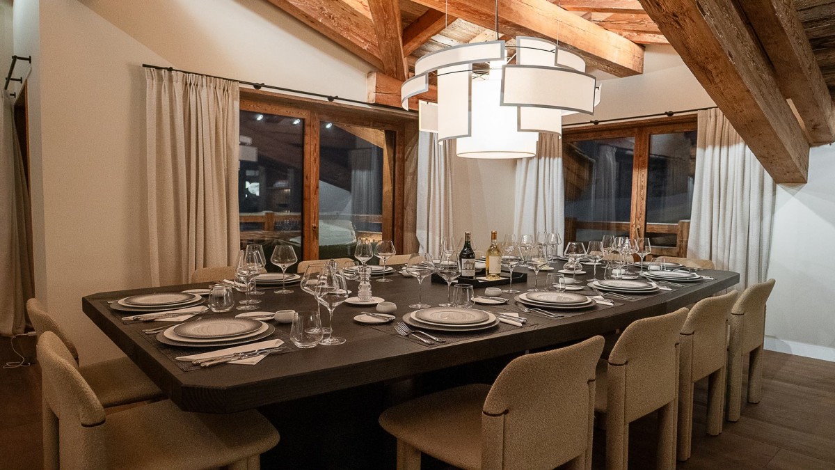 Chalet Moon 1850